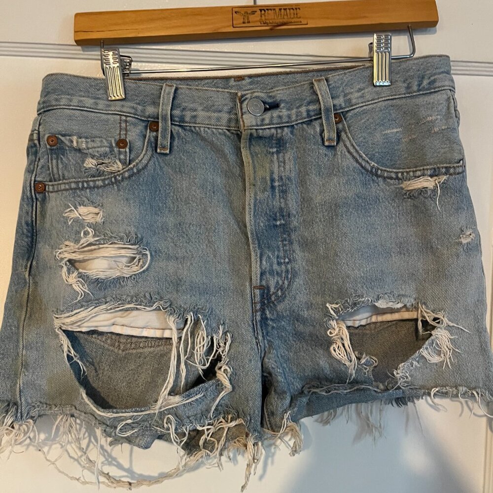 Levi's Distressed Shorts Size 29